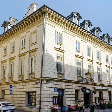N33 Premium Old Town - Destigo Apartment