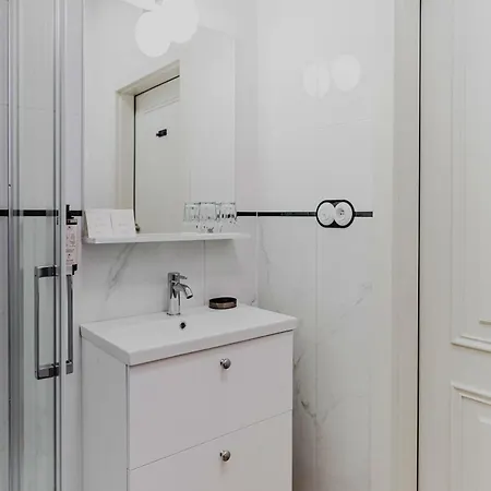 N33 Premium Old Town - Destigo Apartment *