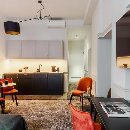 N33 Premium Old Town - Destigo Apartmán *