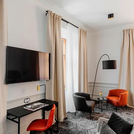 N33 Premium Old Town - Destigo Apartmán *